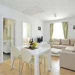 Apartman Amazing In *