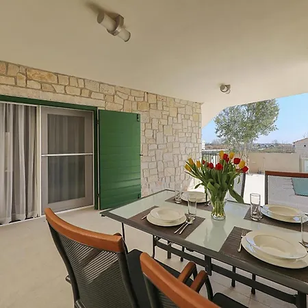 Beautiful In Appartamento Privlaka (Zadar)